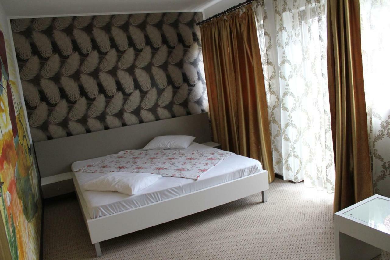 Da Boss Hotel คอสติเนช ภายนอก รูปภาพ