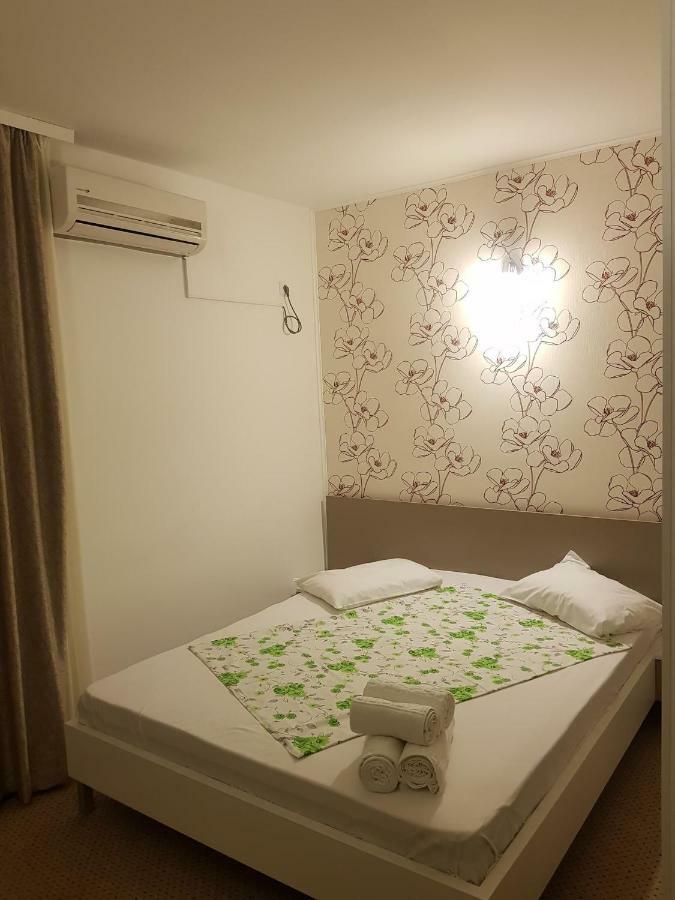 Da Boss Hotel คอสติเนช ภายนอก รูปภาพ